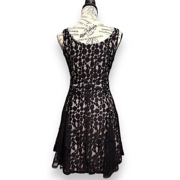 Disney Minnie Rocks the Dots S Black Polka Dot Lace Mini Dress Whimsigoth Witchy - Picture 6 of 11